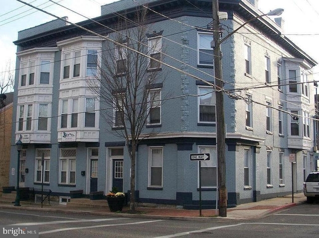 201 E Franklin Street - Photo 1