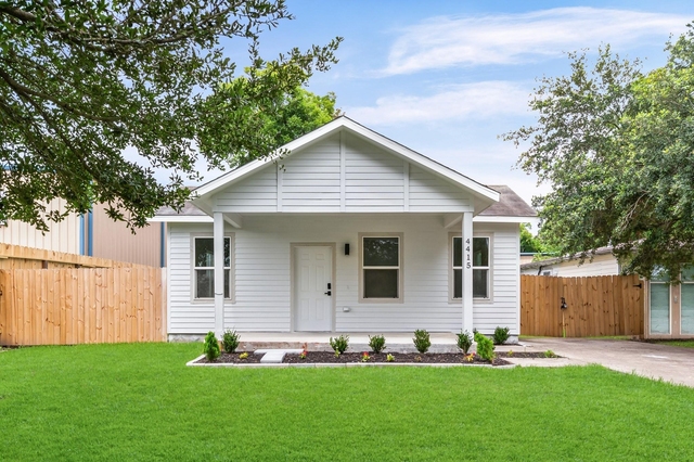 4415 Castor Street - Photo 1