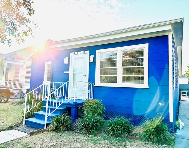 4808 Avenue S - Photo 1