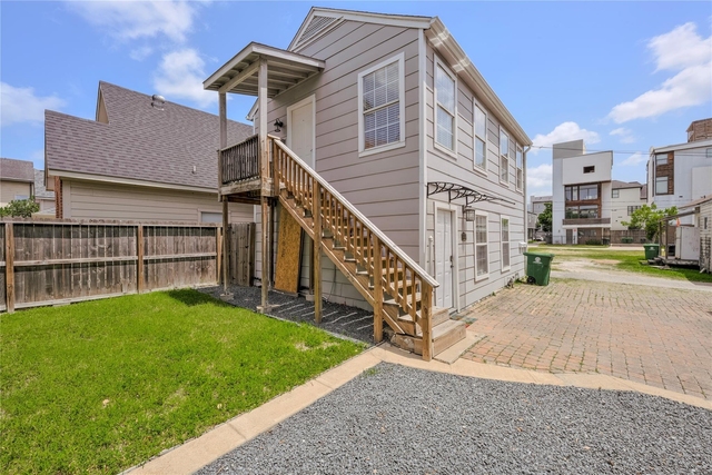 3310 Crawford Street - Photo 1