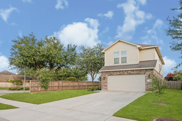 2730 J R Drive - Photo 1