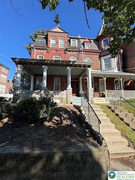 921 W Gordon Street - Photo 1