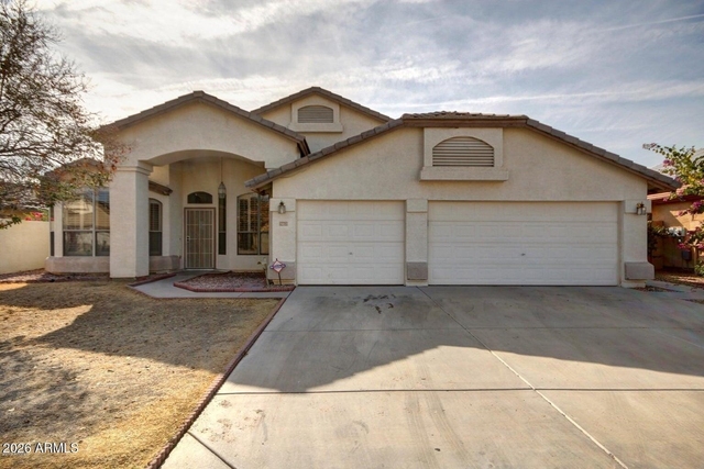 12715 W Cambridge Avenue - Photo 1