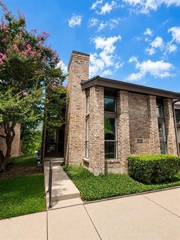 2204 W Park Boulevard - Photo 1