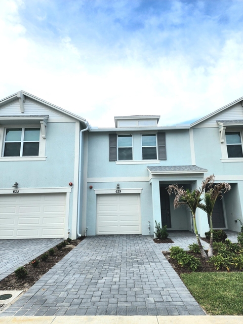 629 Salisbury Circle - Photo 1