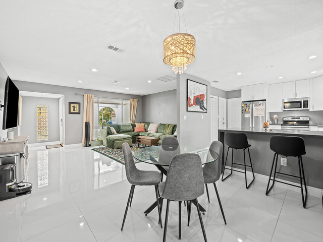 10497 Nw 4th Street - Photo 1