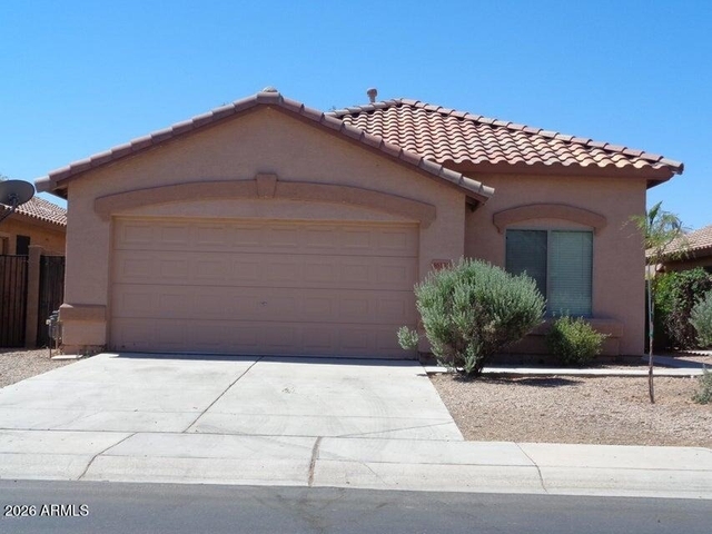 46137 W Guilder Avenue - Photo 1