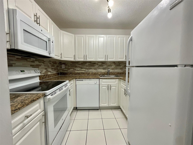 9517 Fontainebleau Boulevard - Photo 1