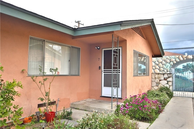 809 Fairview Avenue - Photo 1