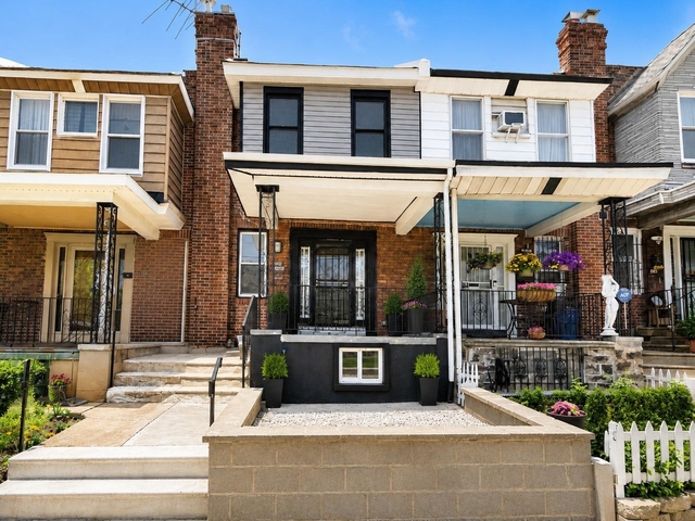 162 W Godfrey Avenue - Photo 1
