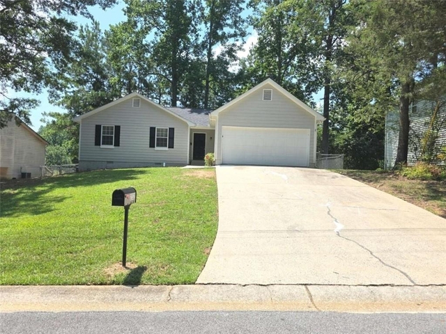 232 Hampton Drive - Photo 1