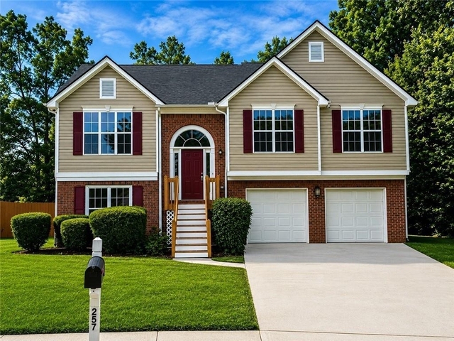 2575 Hamilton Chase Run - Photo 1