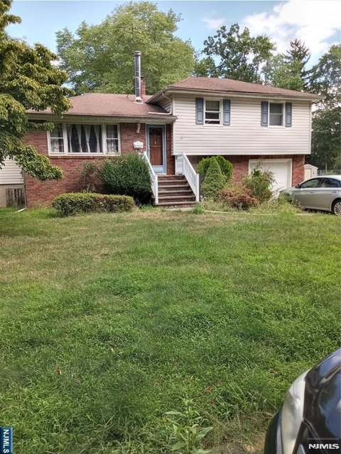 74 Roosevelt - Photo 1