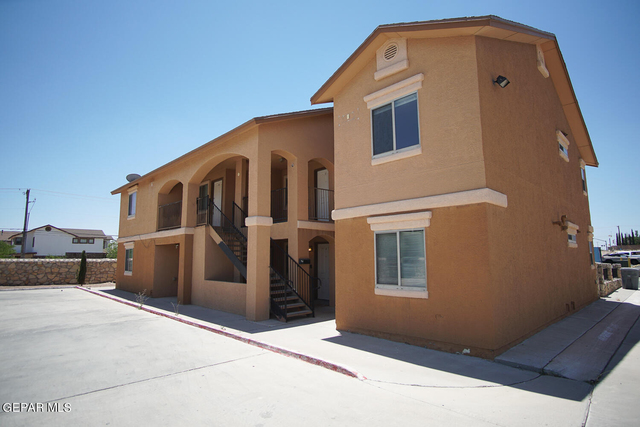 3400 Blue Earth Lane - Photo 1