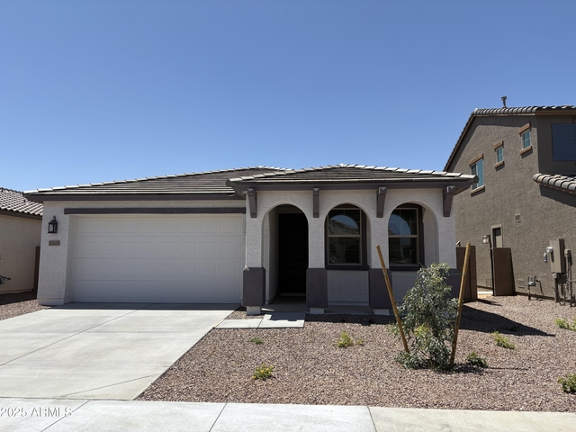 17613 W Georgia Avenue - Photo 1