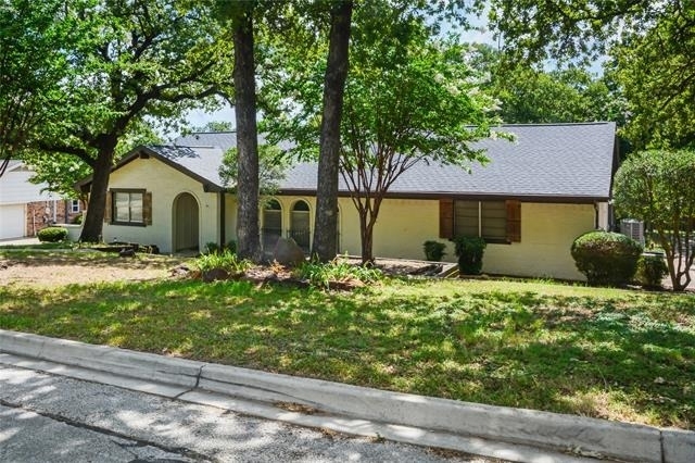 613 Overland Trail - Photo 1