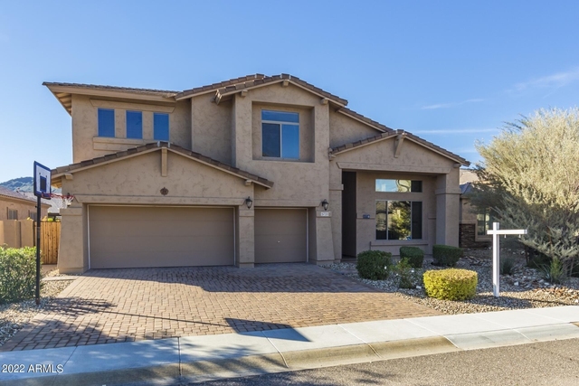 5733 W Plum Road - Photo 1