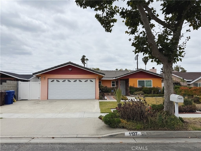 1127 S Nantes Avenue - Photo 1