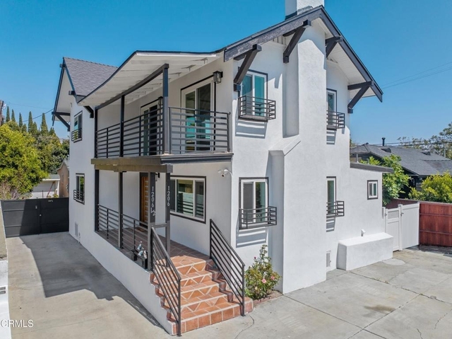 1206 Tamarind Avenue - Photo 1