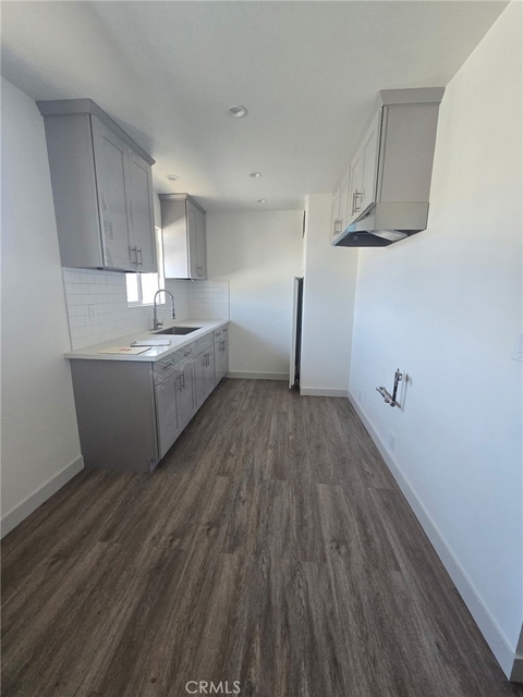 422 Devener Street - Photo 1