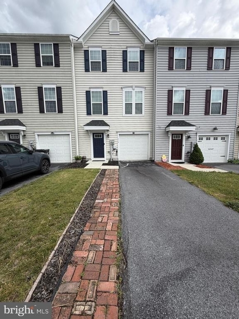 174 Ontario Drive - Photo 1