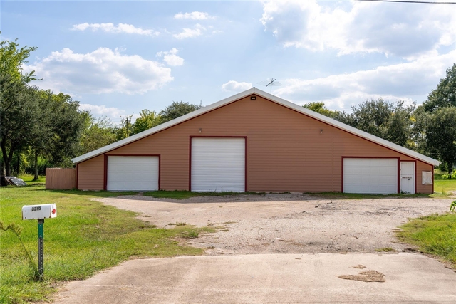3245 W Highway 6 - Photo 1