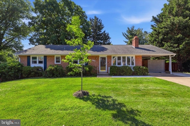 10703 Almond Street - Photo 1