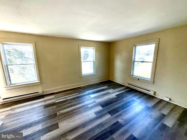 1403 E Derry Road - Photo 1