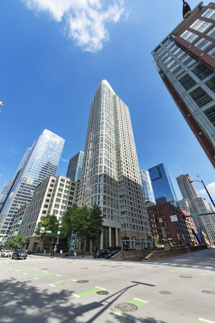 345 N La Salle Street - Photo 1