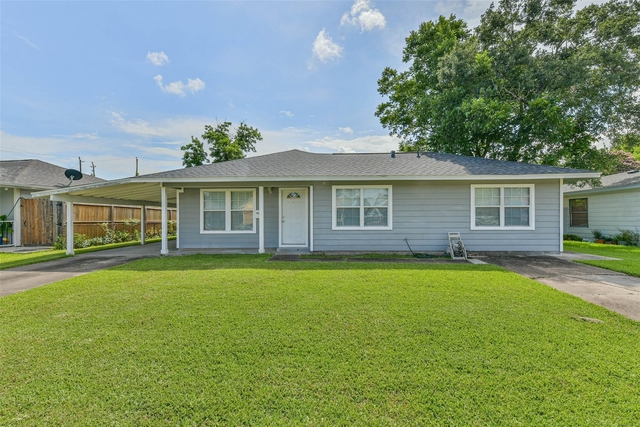 938 Vivian Avenue - Photo 1