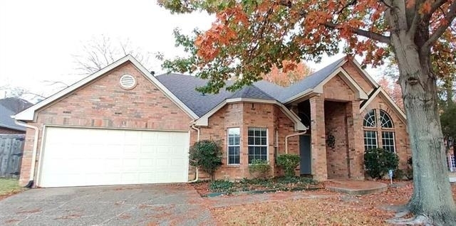 311 Eagle Point - Photo 1