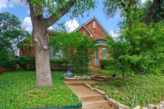 1408 Comanche Drive - Photo 1