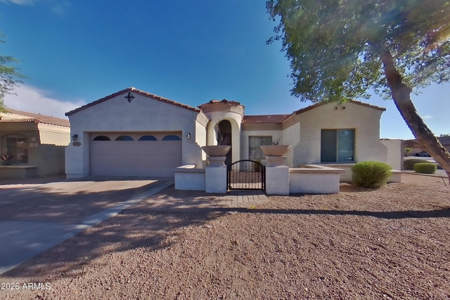 504 W Beautiful Lane - Photo 1