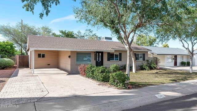 2501 E Highland Avenue - Photo 1
