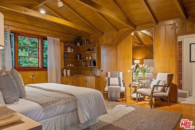 1357 B Beverly Estate - Photo 1