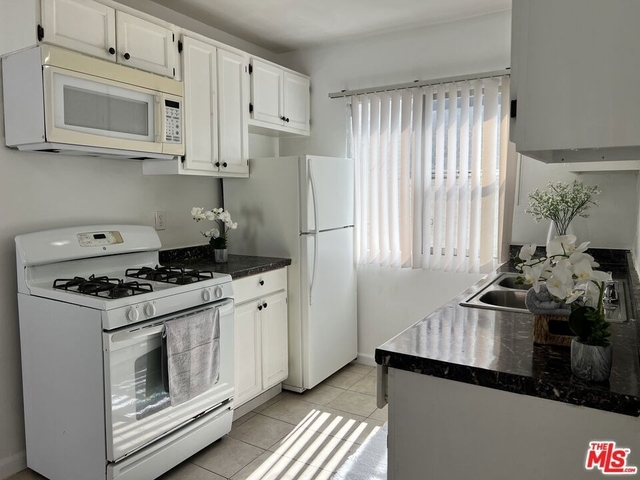 1330 S Wilton Place - Photo 1