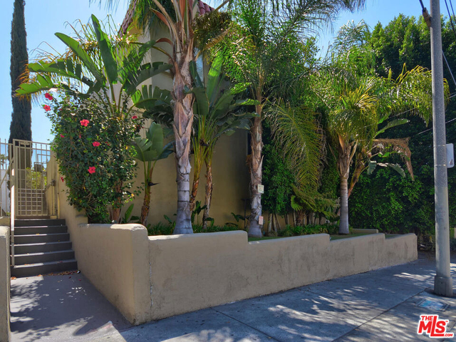 1540 N Fuller Avenue - Photo 1