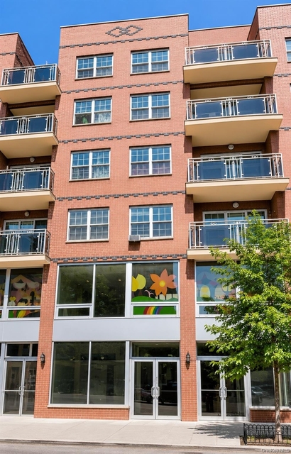 35-19 Leavitt Street - Photo 1