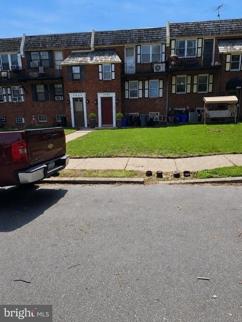 3922 3922 Lankenau Ave - Photo 1