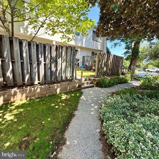 297 Summit House - Photo 1