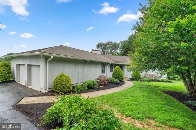 1920 Woodstock Road - Photo 1