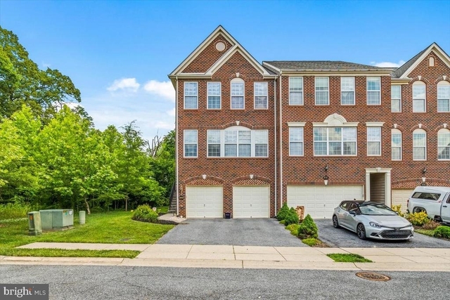 5053 Wesley Square - Photo 1
