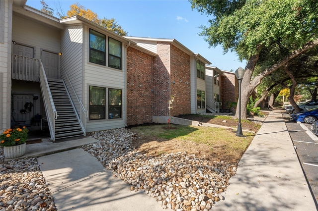 3839 Dry Creek Dr - Photo 1