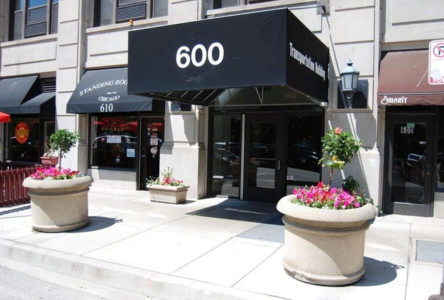 600 S Dearborn Street - Photo 1