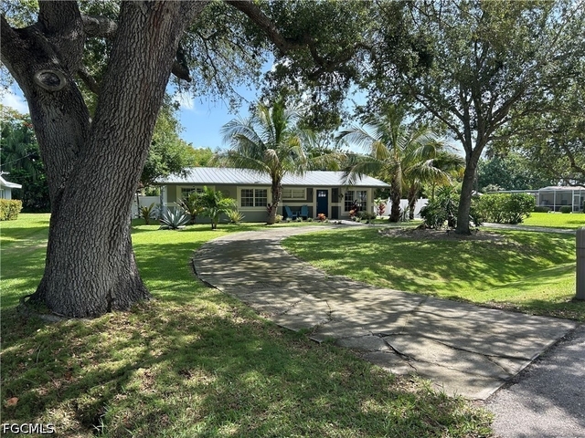 1343 Woodmere Lane - Photo 1