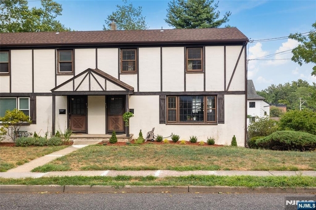 611 Cliff - Photo 1