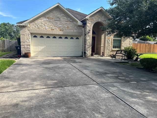 418 Fall Creek Drive - Photo 1