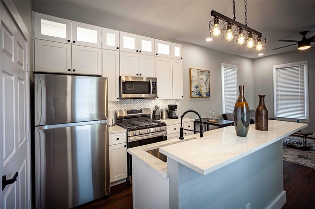 1613 Hickory Street - Photo 1