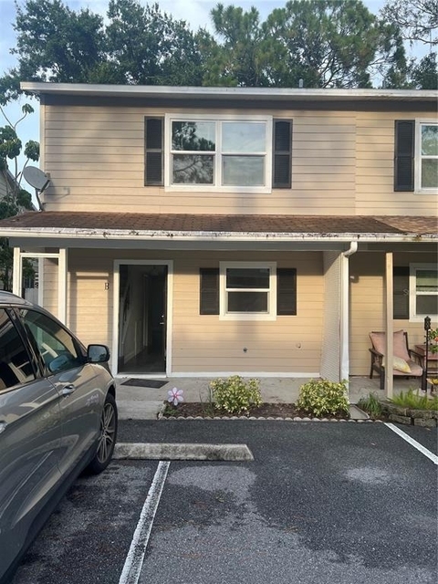 152 Douglas Road W - Photo 1