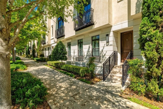 653 E Jackson Street - Photo 1